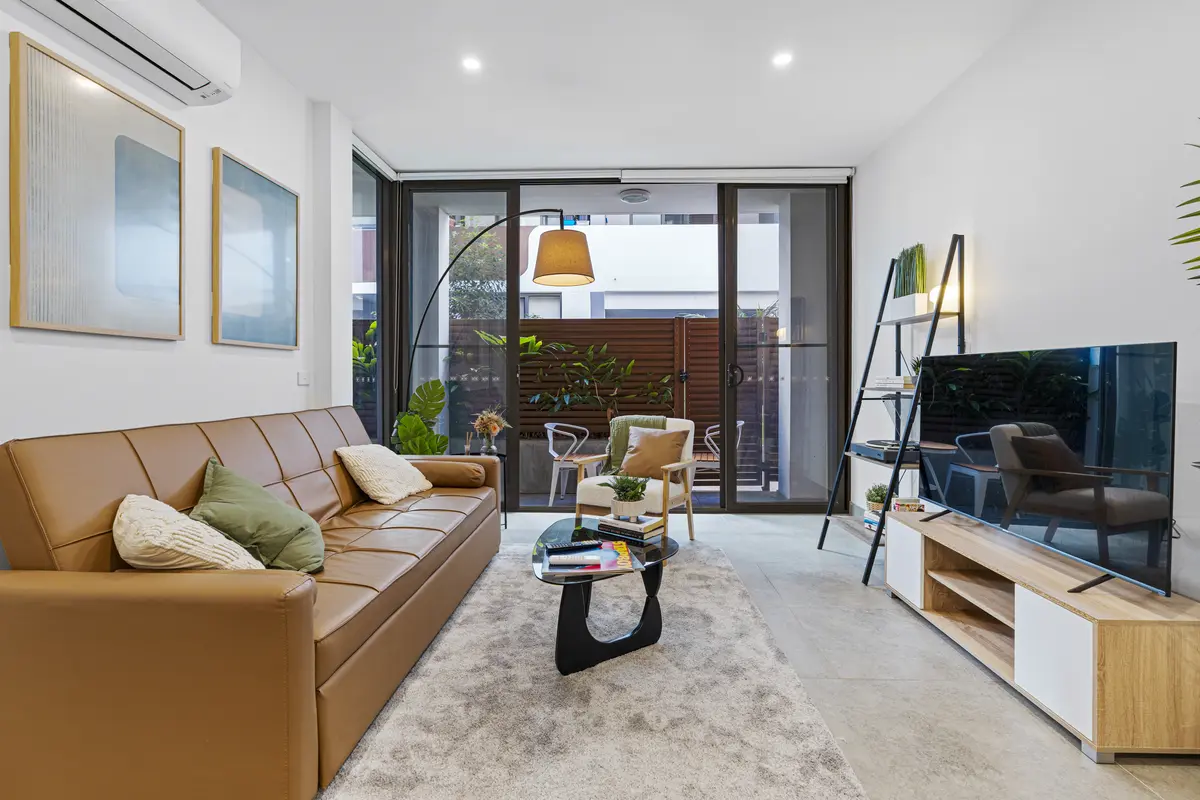 Cozy Urban Redfern Apt. w/ Designer Courtyard