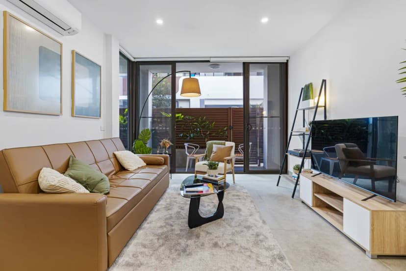 Cozy Urban Redfern Apt. w/ Designer Courtyard