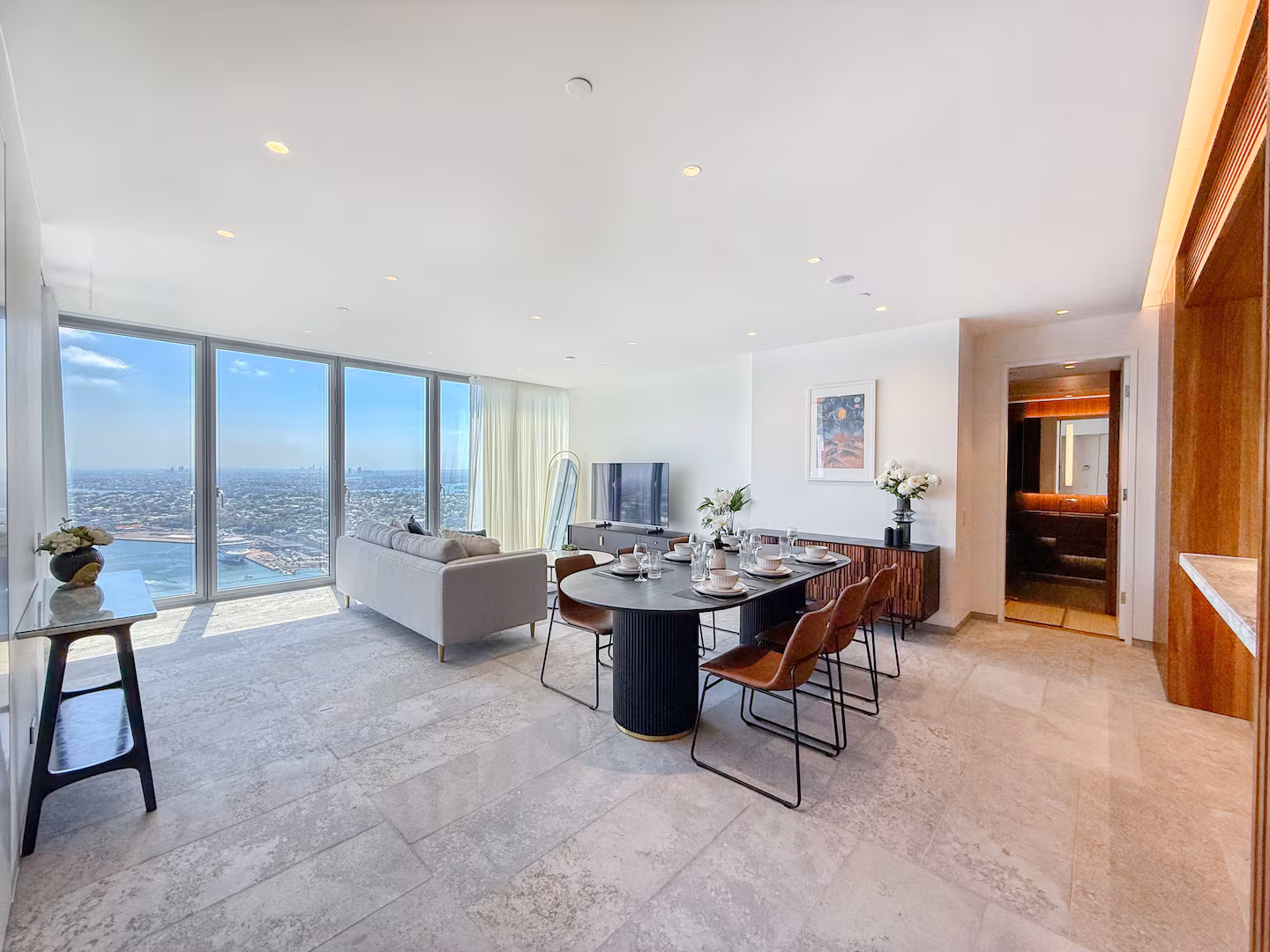 Luxury 2BR Barangaroo Apt. w/ World-Class Harbour Views